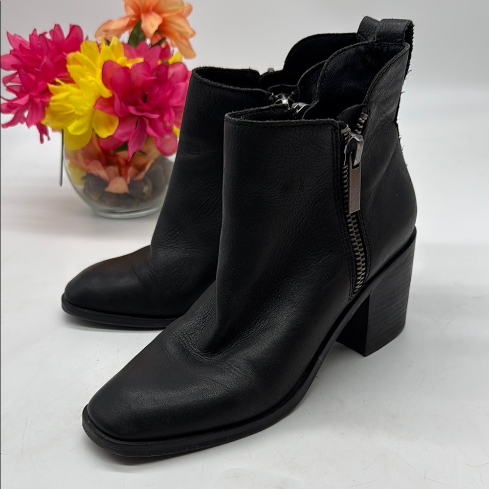 Lucky Brand Walba Black Ankle Boots with Zipper Size 8 BAB8251E